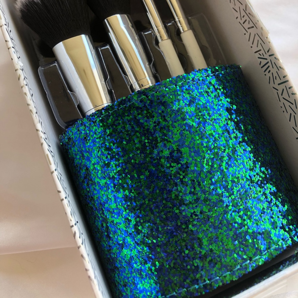 🦋New! DANIELLE 5Pc Mermaid Bling Brush Set🦋
